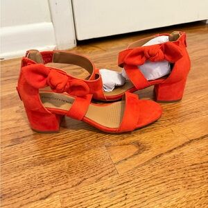 Comfortview Red Heels with Elegant Bow and Block Heel